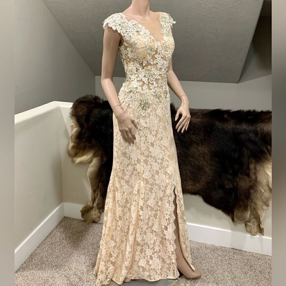 New Gorgeous Embroidered Floral Lace With Crystal Beaded Mermaid Gown - Picture 5 of 16
